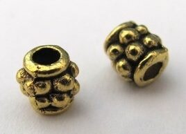 Korálky kovové 4 x 4 mm starozlato - A40140